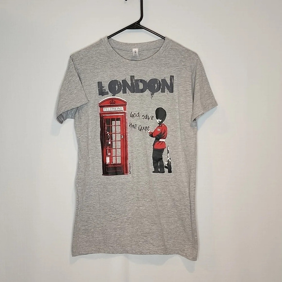Softees Tops - London Calling God Save the Queen UK Designs Women's Grey T-Shirt Size Medium
